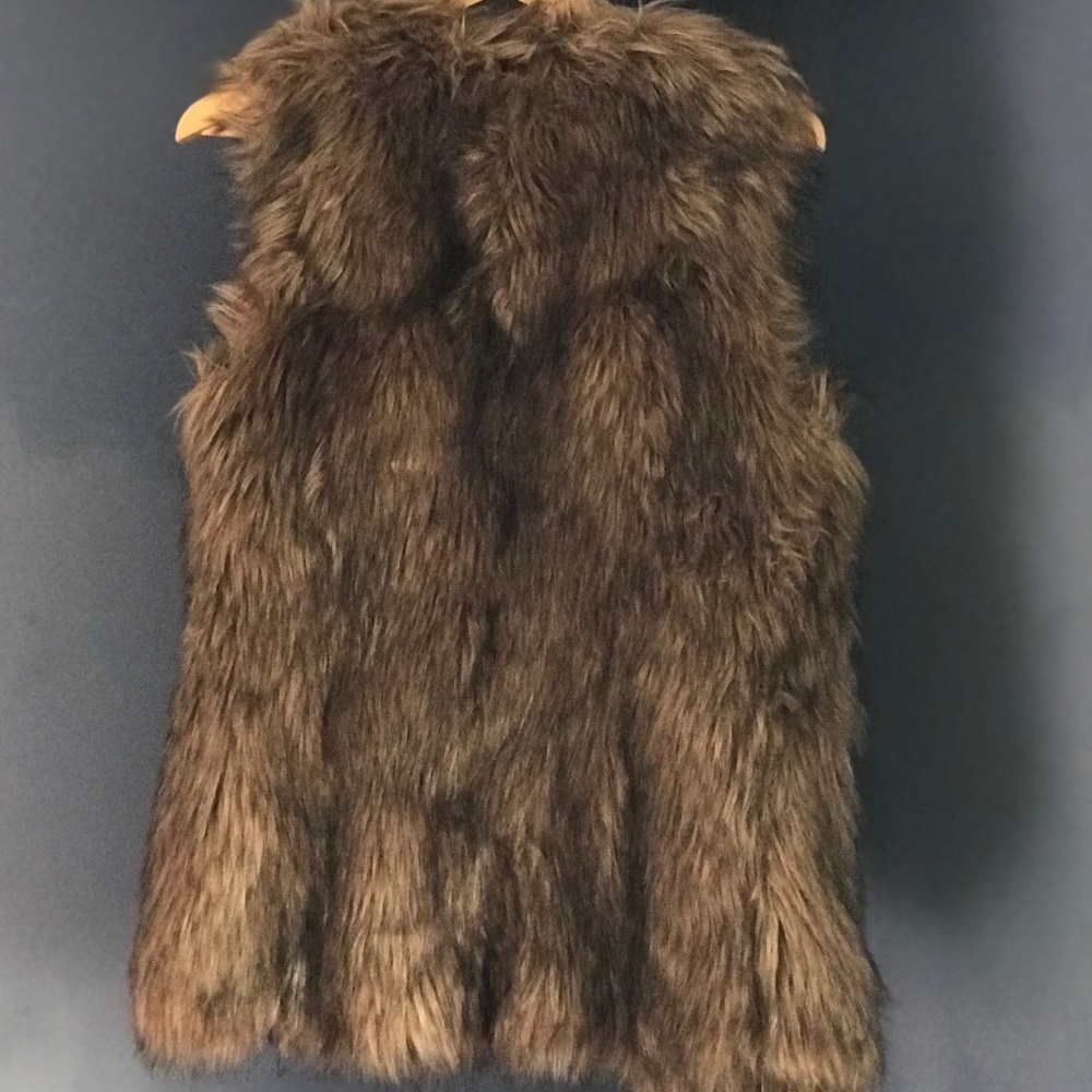 Faux Fur Vest - Picture 3 of 4